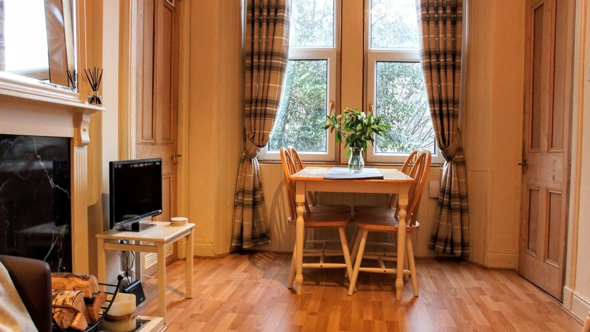 1 Bedroom Apartment In Central Edinburgh